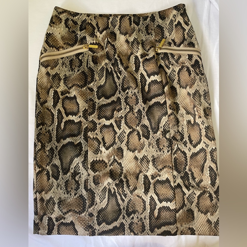 Used Michael Kors animal print skirt US 4